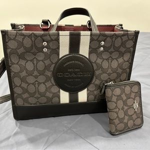 Handbags coach &wallet used only 1 time excellen condición